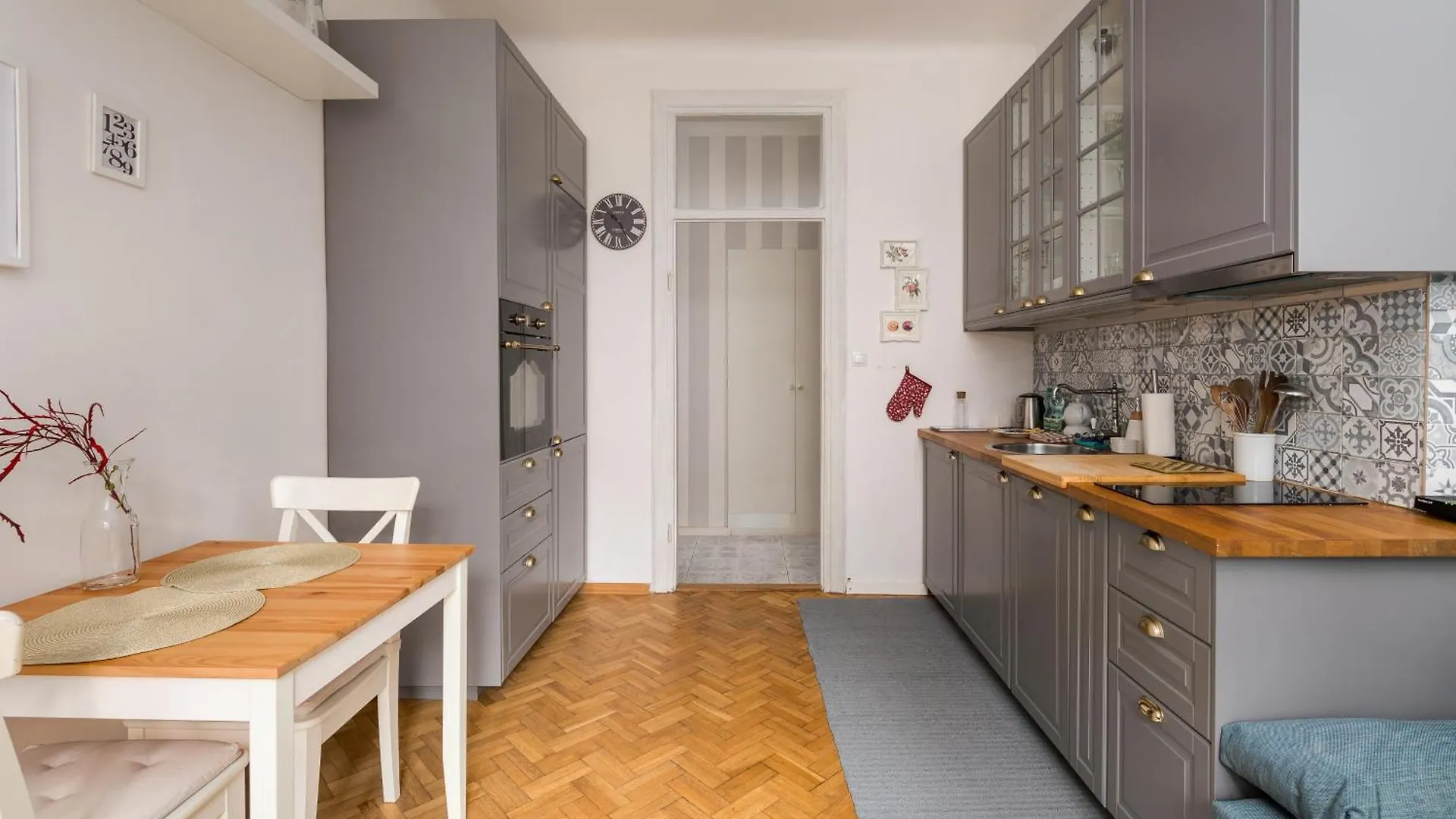 Metro Raclawicka Charming Apartment Warsaw