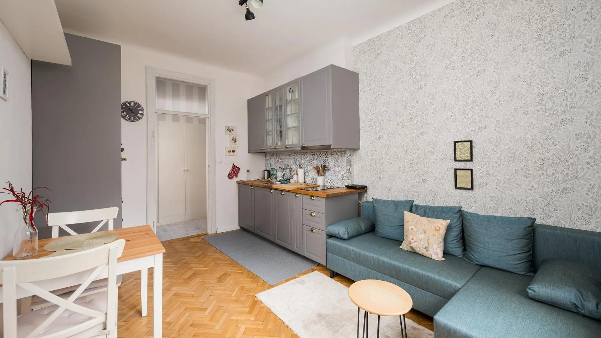Metro Raclawicka Charming Apartment Warsaw